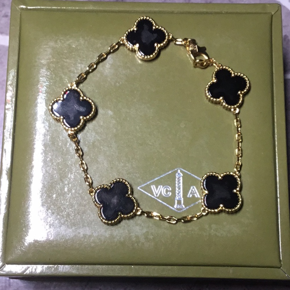 Gold black Onyx braclet